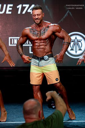 MEN`S PHYSIQUE 174